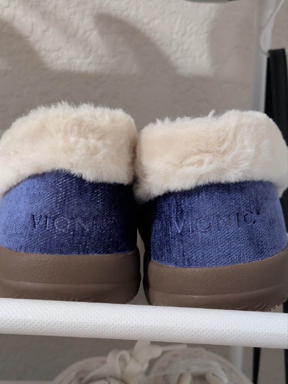 Vionic Clare cozy denin navy blue plush faux fur lined slip on slippers - Picture 9 of 9